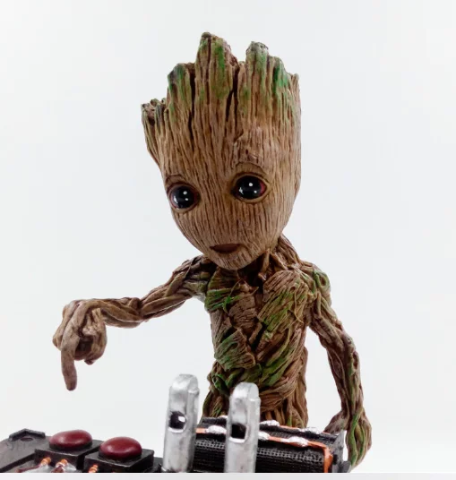 bomba baby groot figura