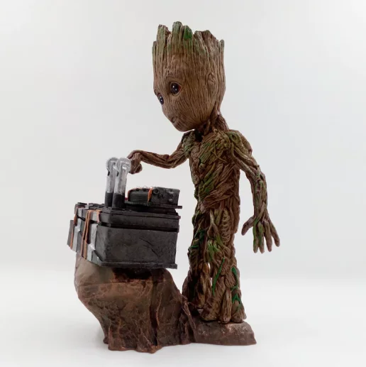 figura baby groot bomba