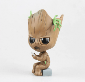 figura baby groot enfado